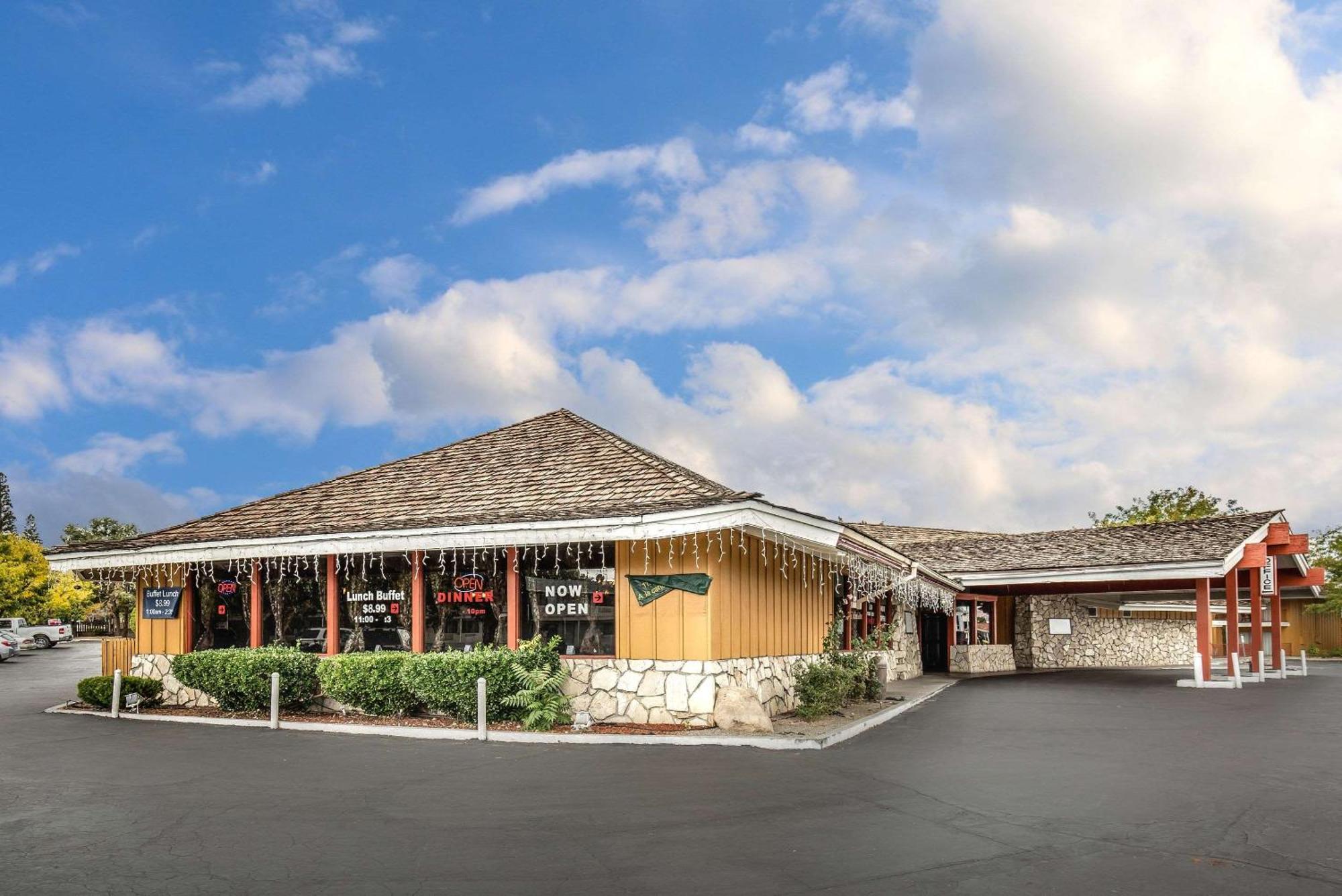 Econo Lodge Near Reno-Sparks Convention Center Eksteriør billede